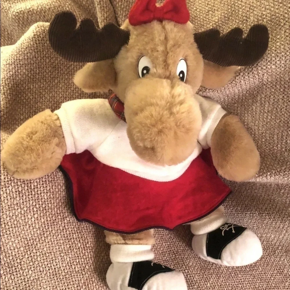 𝅺VINTAGE Limited Edition Holiday MAXINE Moose plush stuffed animal in red skirt